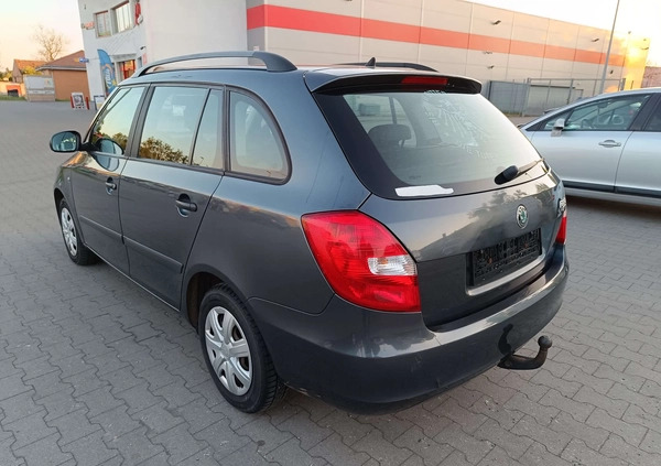 Skoda Fabia cena 12900 przebieg: 251699, rok produkcji 2010 z Dębno małe 436